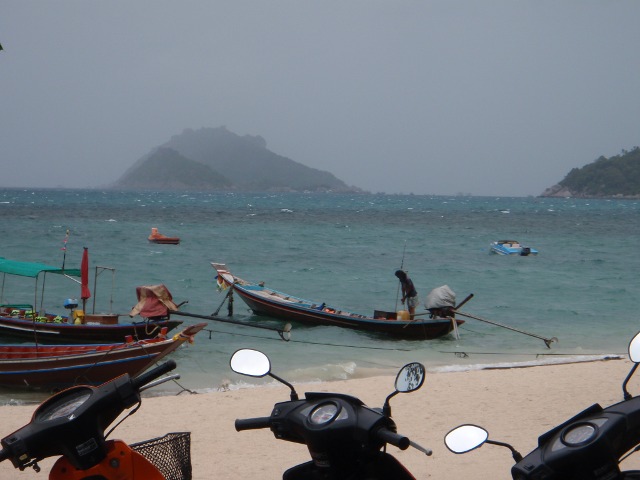 Mae Haad Windy Scene Towards Koh Nang Yuan